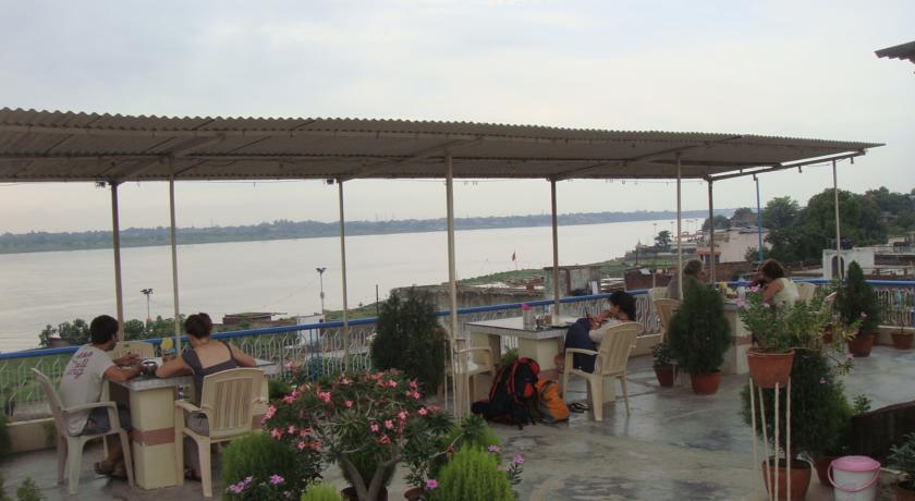 Hotel Temple on Ganges